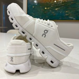 On Running Cloud 5
All White (Women's)